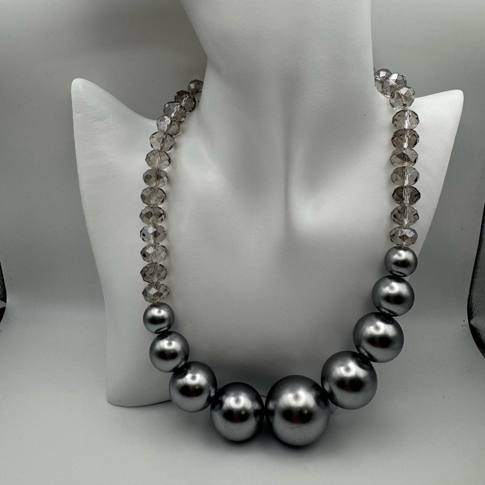 Vintage Chunky Faux Pearl Necklace Gray Beaded